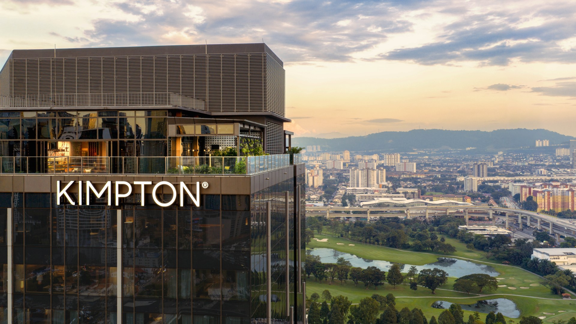 Rooftop Views & Urban Escape